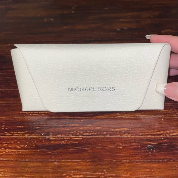 Michael Kors Eyeglass Case - Picture 1 of 5